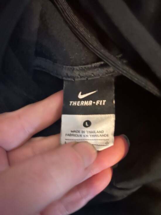 Nike bundle , hoodie size large , capris and pants size medium - Picture 3 of 7